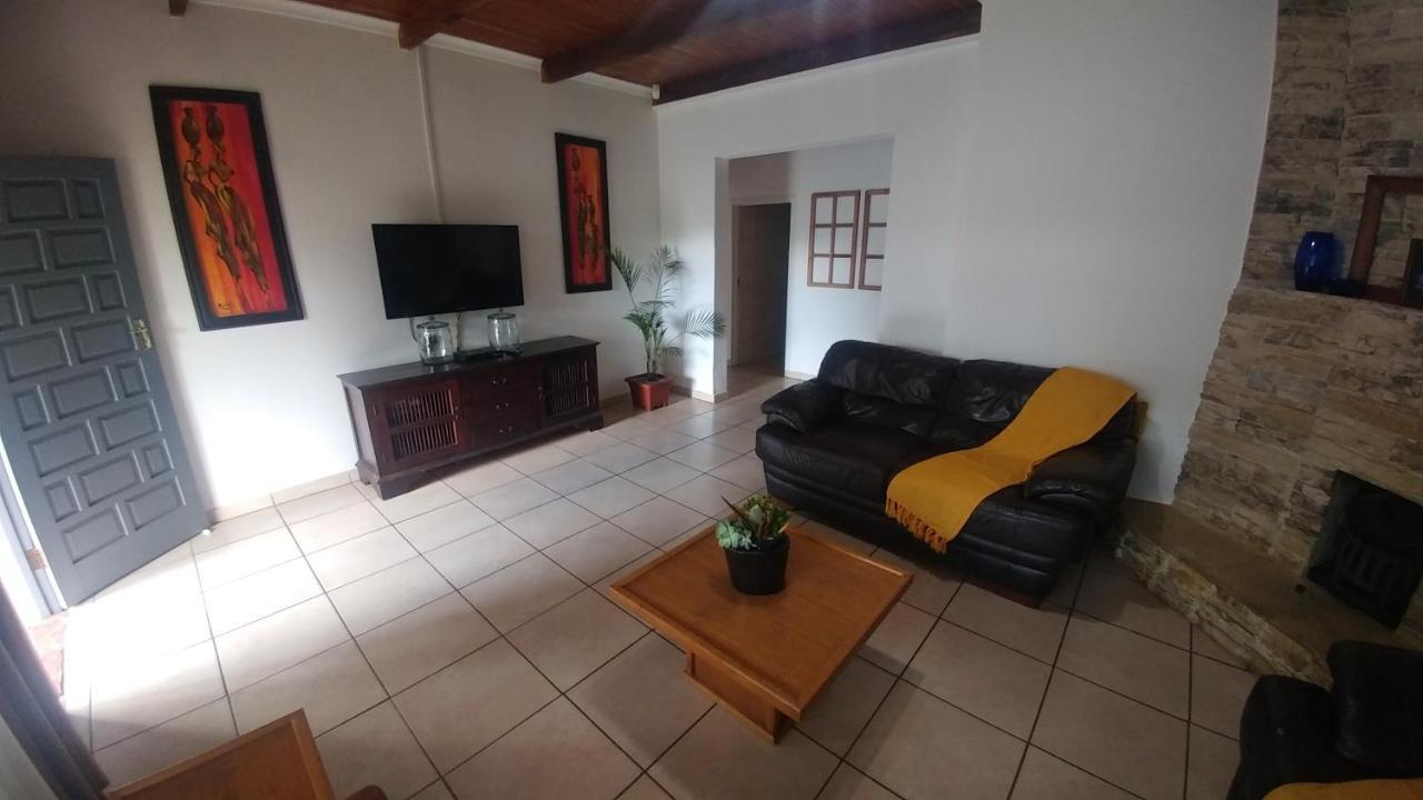 Four Seasons Self-Catering Guest House Graskop Ngoại thất bức ảnh