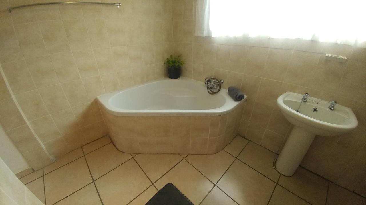 Four Seasons Self-Catering Guest House Graskop Ngoại thất bức ảnh
